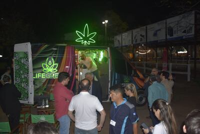 El stand de la Cámara de Cannabis Industrial del Paraguay (CCIP) registra una importante concurrencia en la Expo MRA.