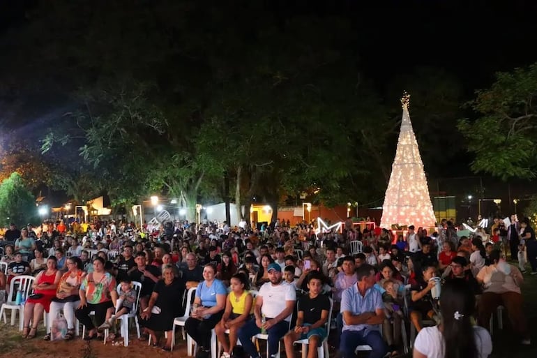 En la apertura se contó con la presencia de numerosos visitantes y autoridades.