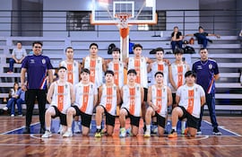 Plantel U17 que iba a representar a Amambay en el Nacional. Ahora pesa la desazón de los amambaienses, tras la suspensión del torneo en Pedro Juan.