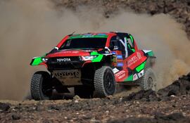 El saudí Yazeed Al-Rajhi (43 años) y el alemán Timo Gottschalk (50) de gran faena ayer en Bisha.