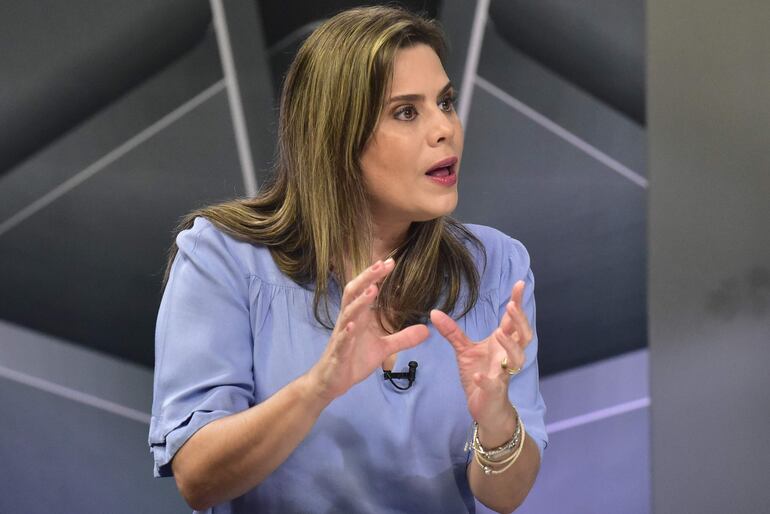 Senadora Kattya González (PEN). Cuestiona intención del proyecto de modificación del Fonacide presentado por el Ejecutivo. 