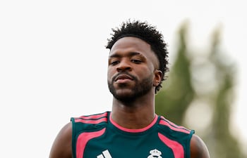 Con la imagen "renovada" Vinicius Jr. se presentó hoy al los trabajos en el Real Madrid.