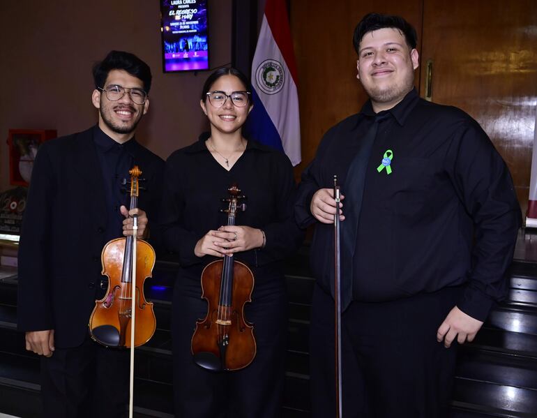 Adán Aquino, Inés Peralta e Iván Miranda.