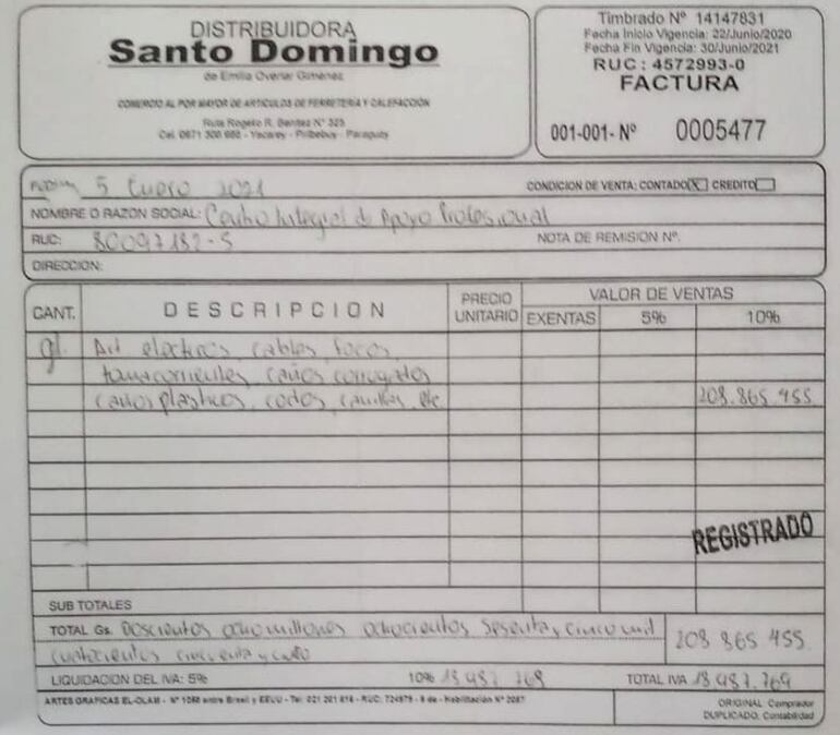 Factura de Distribuidora Santo Domingo, de la ciudad de Piribebuy, presentada por la Gobernación.