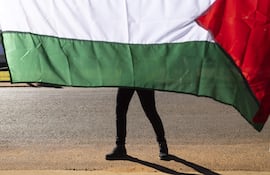 Protesters call for food aid to Gaza at UAE embassy in Pretoria