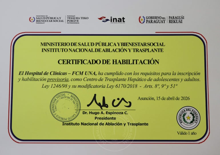 El Hospital de Clínicas recibió el certificado del Ministerio de Salud como Centro de Trasplante Hepático en Paraguay.