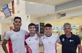 Pedalistas de pista paraguayos compiten en Santiago.