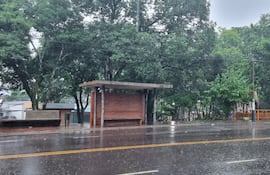 Jornada navideña con lluvias en la capital de Misiones.