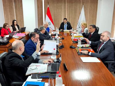 El Consejo de la Magistratura (CM), sesionó en pleno, presidido por Gerardo Bobadilla, con el vicepresidente Gsutavo Miranda, y los miembros: el ministro de la Corte Eugenio Jiménez Rolón, Alicia Pucheta, el senador Édgar López, el diputado Édgar Olmedo, el abogado Enrique Berni y el Dr. César Ruffinelli.