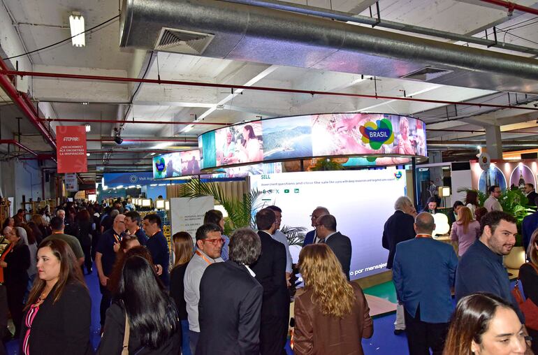 Apertura Feria internacional de Turismo Fitpar en el Centro de Convenciones del Mariscal.