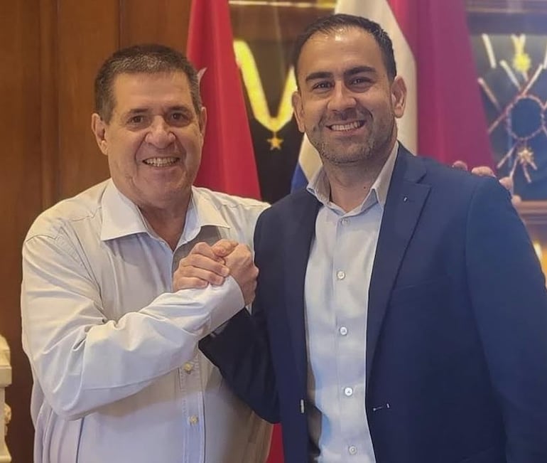 Horacio Cartes y Felipe Salomón, intendente de San Lorenzo.