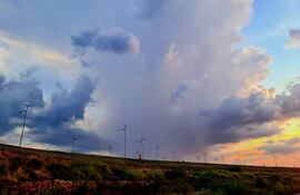 Clima pronóstico verano calor cielo temperatura nublado nubes Costanera Norte Asuncion