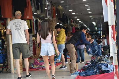 Intenso movimiento de turismo de compras en Encarnación tras feriado XXL en Argentina.