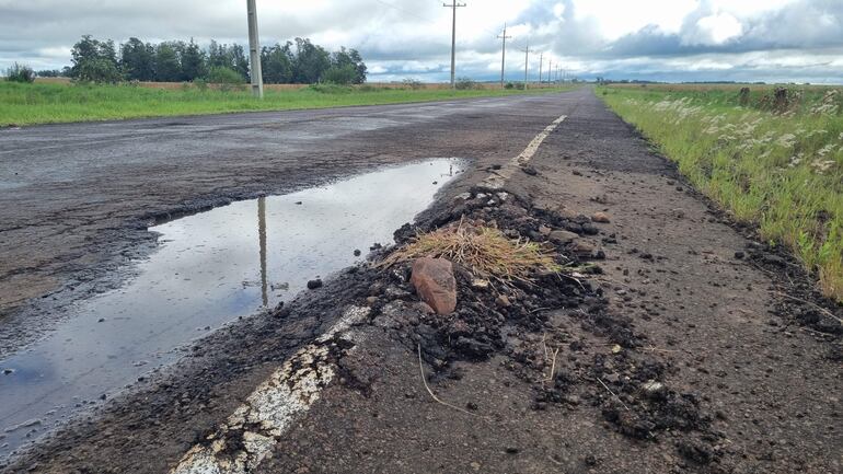En todo el tramo se observa el levantamiento del pavimento, lo que resulta muy peligroso.