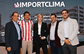 Ing. Daniel De Luca, Nelson Haedo Valdez, Andrea Benítez, Rubén Darío Da Rosa y el Arq. Héctor Ayala.