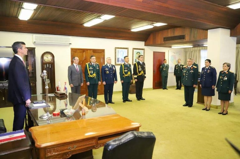 El presidente Santiago Peña presidió esta mañana un acto castrense.