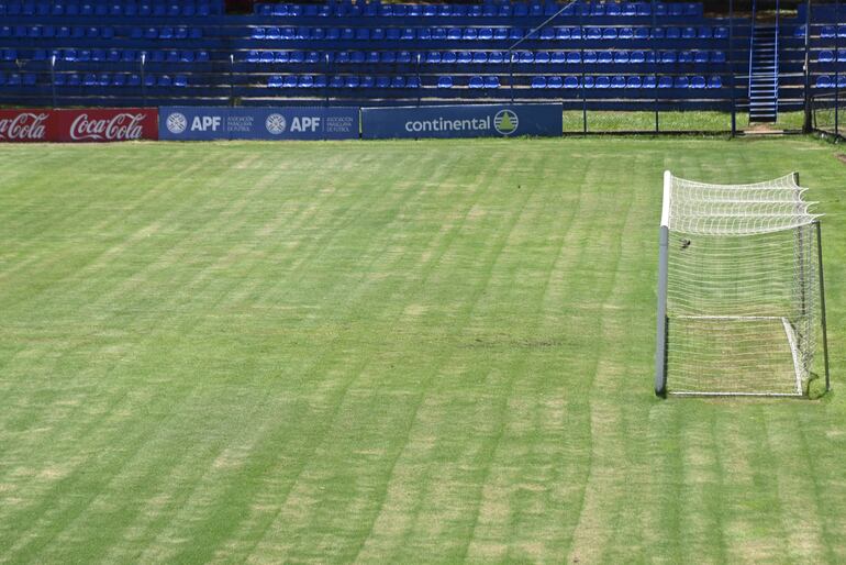 El estadio Luis Alfonso Giagni de club Sol de América, ubicado en la ciudad de Villa Elisa.
