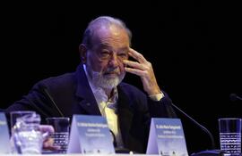 El empresario mexicano Carlos Slim durante su participación en los debates de XXVIII Reunión Plenaria de la Fundación Círculo de Montevideo, este jueves, en el Centro Niemeyer de Avilés. (EFE)