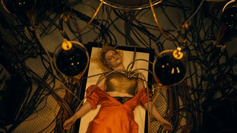 La novia película Jessie Buckley