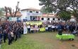 Educadores se manifestaron en la mañana de este miércoles frete al IPS de Curuguaty, donde denunciaron que "hasta jeringas", son obligados a comprar