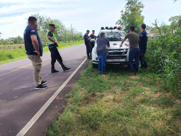 El procedimiento policial culminó con la detención de los jóvenes en el acceso Carapeguá–Nueva Italia.