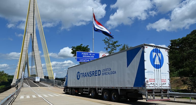 Postergan reunión de evaluación para avanzar en la fase de habilitación del Puente de la Integración