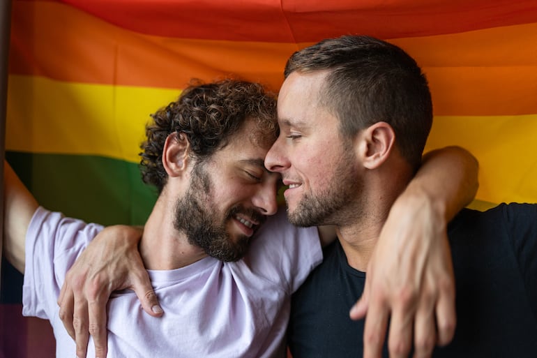 Mes del Orgullo: cómo sanar el rechazo familiar y reconstruir vínculos en una familia elegida - Sexualidad