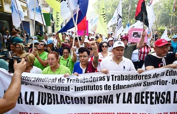 Docentes en movilizaciones y paros desde hoy en todo el país.