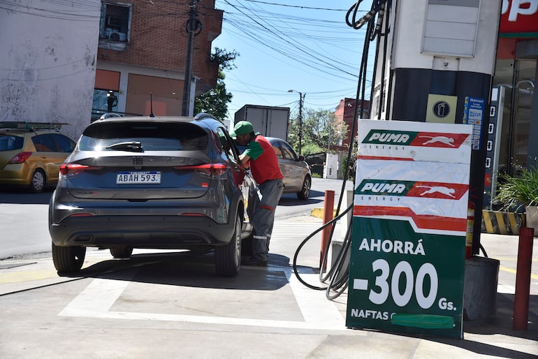 Fotos de nuevos Precios del Combustible Puma en Colon y Carlos A. López