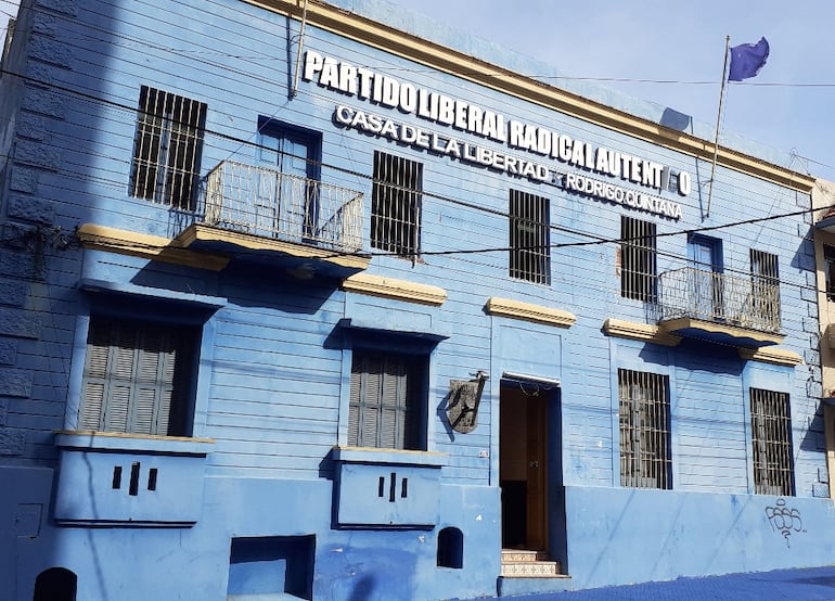 Fachada de la sede del Partido Liberal Radical Auténtico (PLRA). Su Tribunal Electoral no está funcionando.