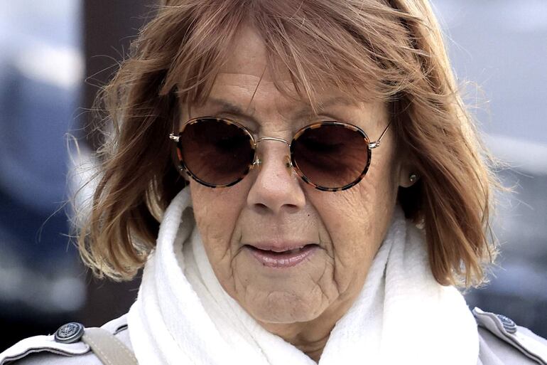 Gisele Pelicot llega a la corte de Aviñón. 