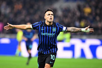 El argentino Lautaro Martínez anotó el primer gol del Inter para el triunfo final por 2-0 sobre el Lazio y así alcanzar la punta.