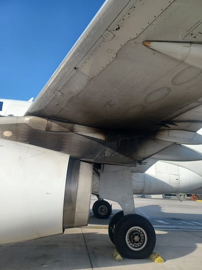 Así quedó el avión que sufrió un incendio durante el despegue en Santiago de Chile. El vuelo tenía como destino el aeropuerto Silvio Pettirossi.