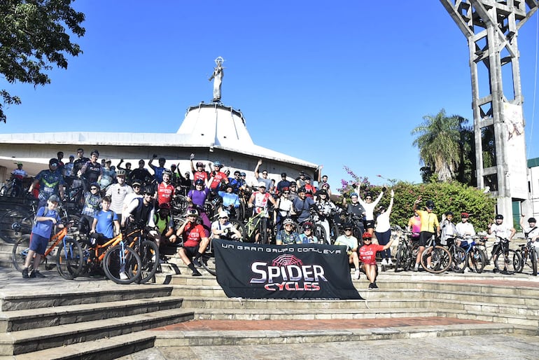 Fe sobre ruedas: el desafío de las Siete Iglesias en bicicleta bajo el sol de Asunción
