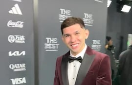 Julio Enciso llegando a la gala de los 'The Best'.