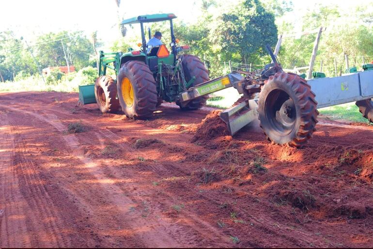 Las maquinarias se encuentran trabajando en la compañía Aguai’y, informaron desde la Municipalidad local.