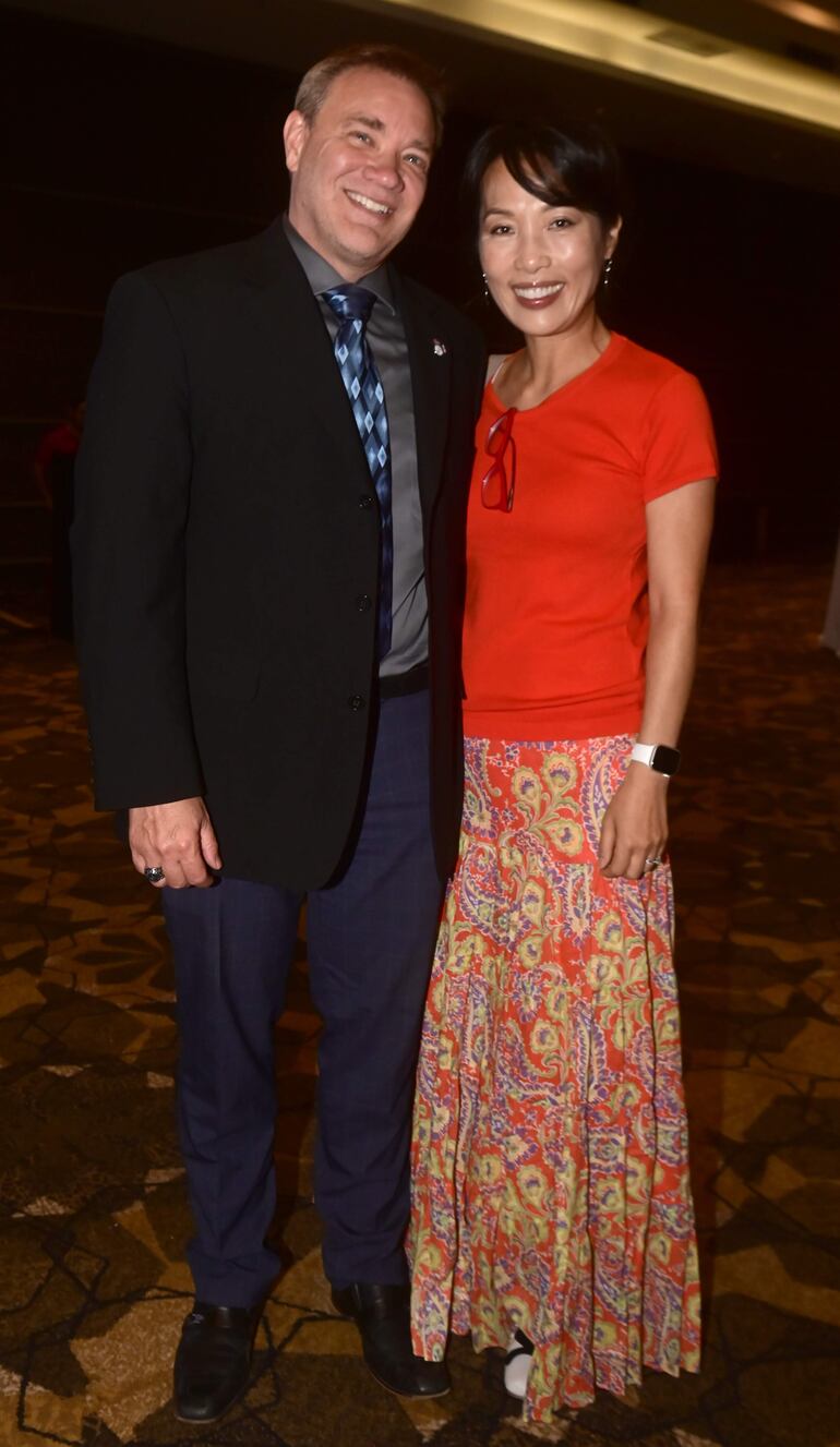 Mark Kerr y Mónica Lee.