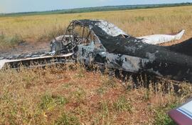 Avioneta incinerada se encontró en Laurel, Canindeyú. La nave sería experimental de origen brasileño