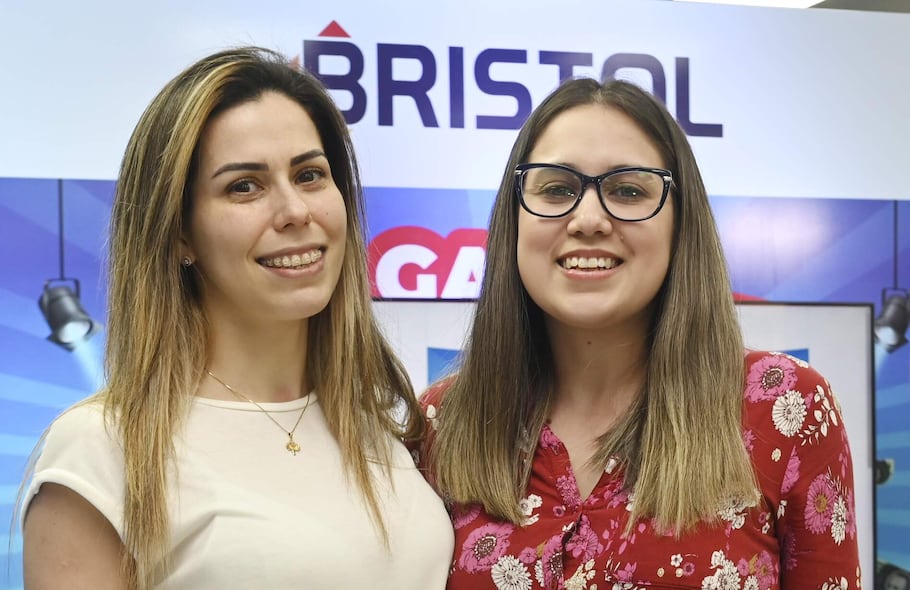 Joaquina Hidalgo y Montserrat Rojas.