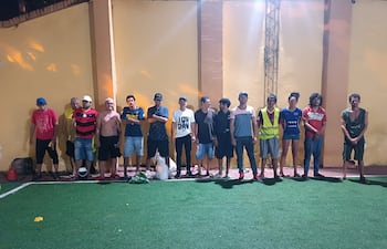 Policía refuerza controles y demora a cuidacoches en inmediaciones del estadio