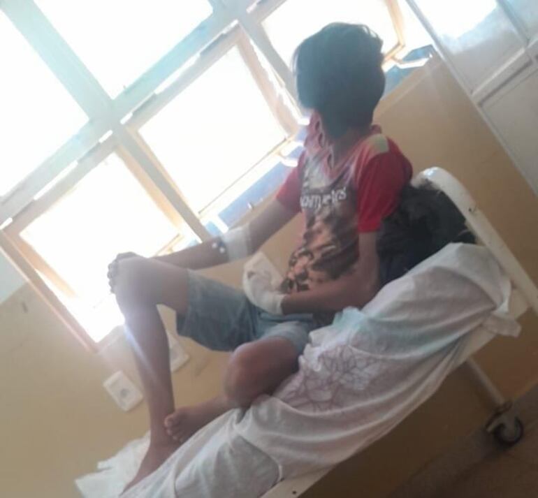 Al menor le cortaron dos dedos de la mano izquierda.