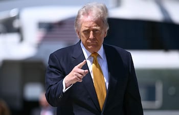El presidente estadounidense Donald Trump abandona la Casa Blanca para su viaje a China.