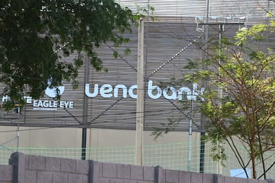 Carteles de ueno Bank ya se colocan en el complejo deportivo instalado en un predio arrendado del Instituto de Previsión Social (IPS).