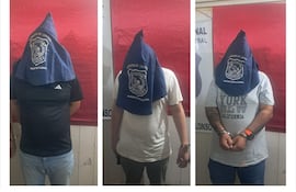 Detienen a tres sospechosos de tortolear vehículos en supermercado de Mariano Roque Alonso