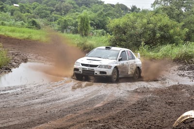 Elías Benítez y Piero Fustagno (Mitsubishi Lancer), líderes de la RC2N –Regional– y segundos en la general, por detrás de Massagrande.