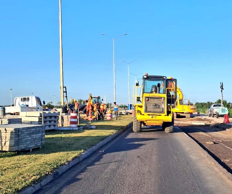 Reportan muchos retrasos en el tránsito por obras en la Costanera