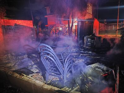 La vivienda con todas las pertenencias de la familia quedó reducida a cenizas.