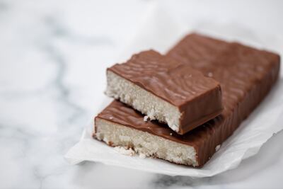 Turrón de coco y chocolate.