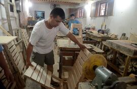 Luis Tavella, referente de mipymes, lamentó que los políticos estén enfocados en cuestiones de política por sobre la economía. Esta situación perjudica más a las mipymes, pues representa el 98% de las firmas del país.