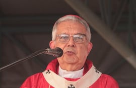 El Cardenal Adalberto Martínez se pronunció acerca de la crisis política desatada por la intención cartista de destituir a Kattya González.